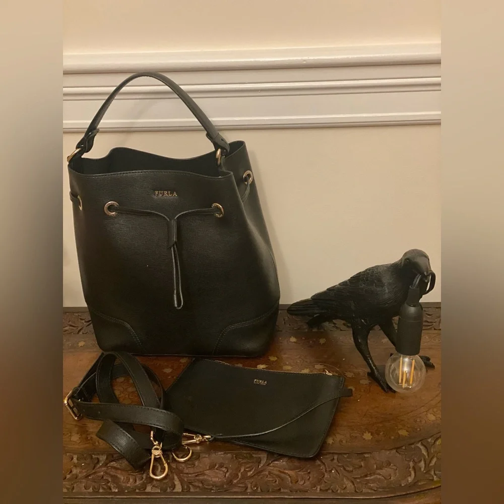 Furla bucket bag with pouch and CB strap